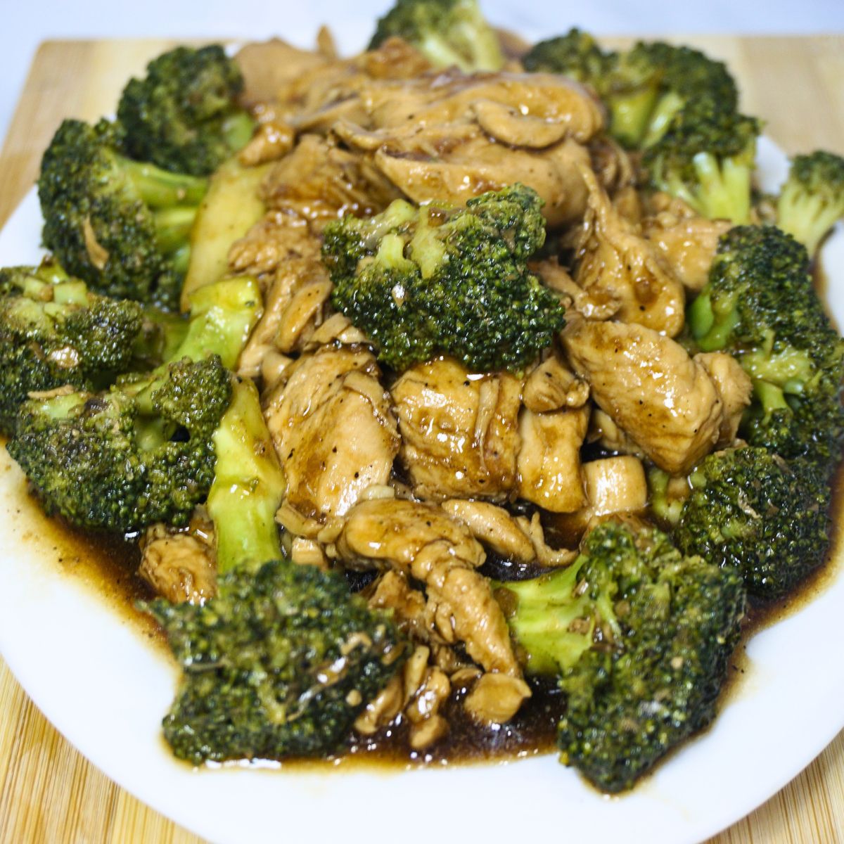 Cube chicken breast and broccoli sauteed in soy sauce and oyster sauce.