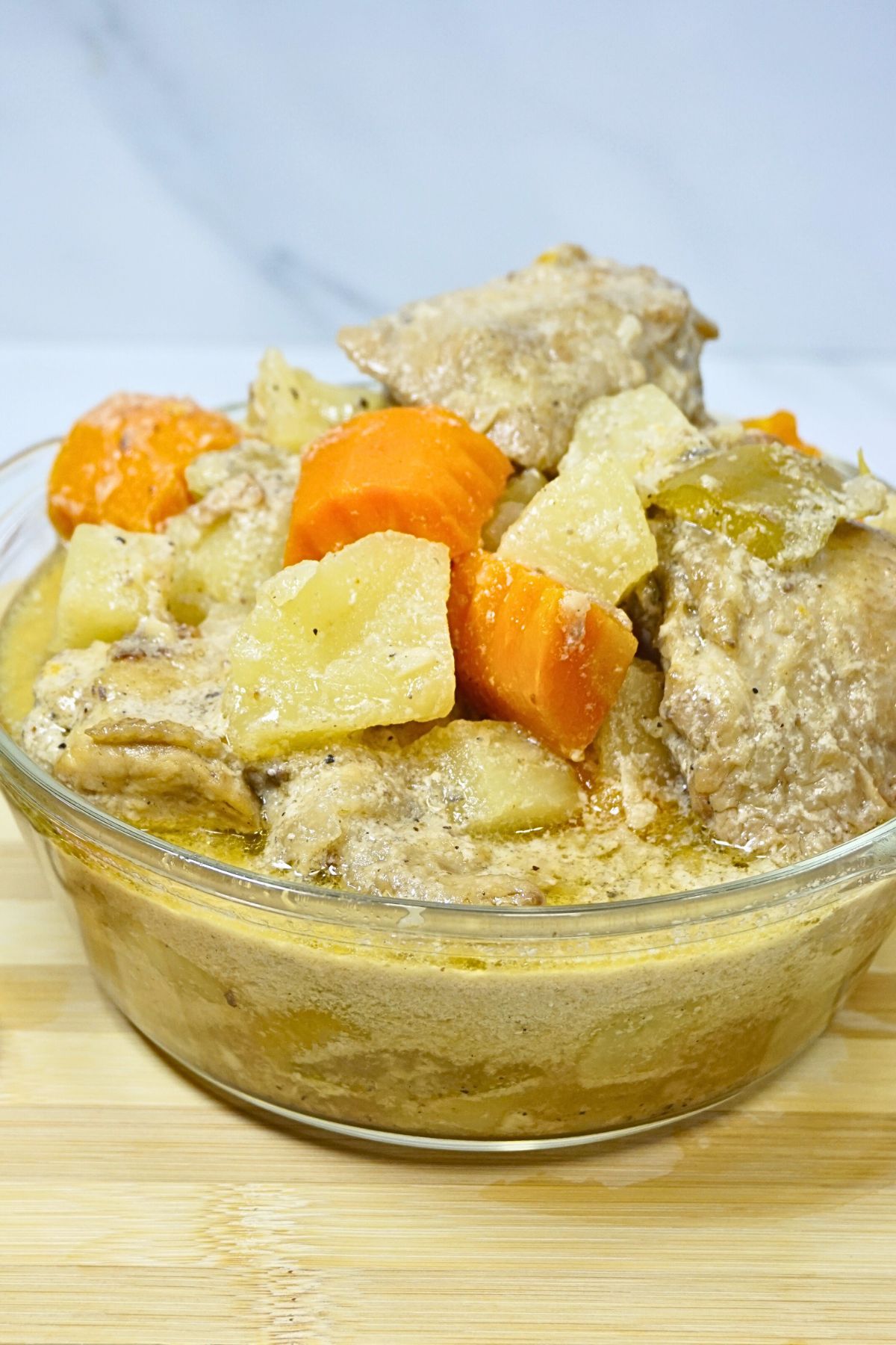 Chicken with pineapple cooked with vegetables.
