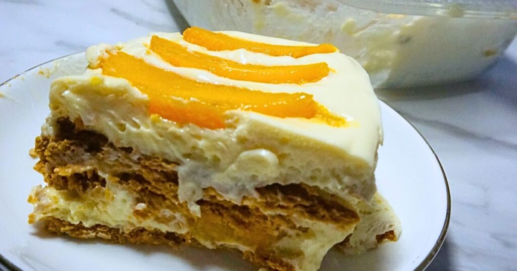 Mango graham slice in a white plate