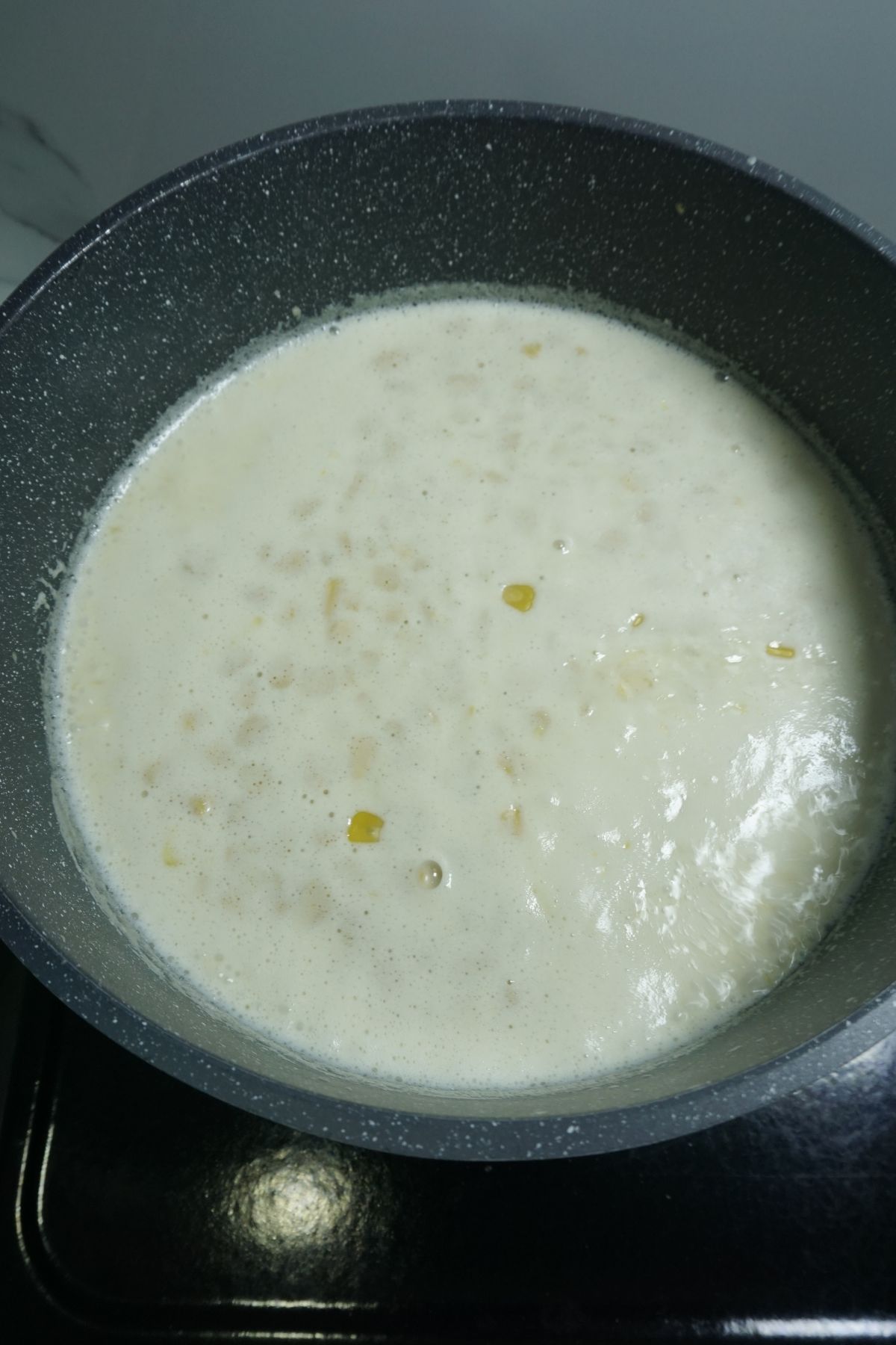 Maja blanca simmering